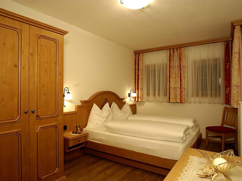 Apartments Mirabell Ливиналлонго-дель-Коль-ди-Лана Экстерьер фото